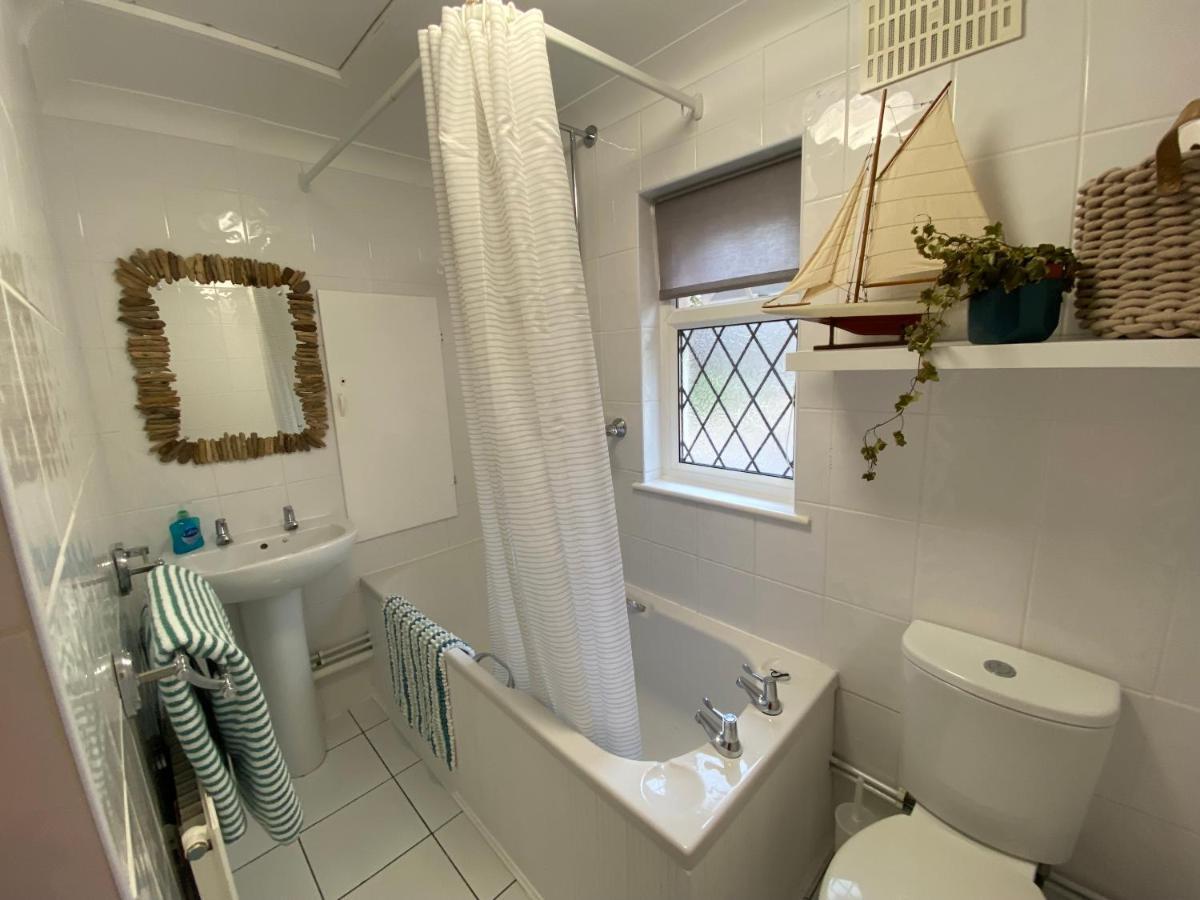 Leeward Lodge Totland  ภายนอก รูปภาพ